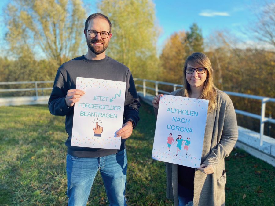 Die Jugendämter des Kreises und der Stadt Paderborn wollen Kinder und Jugendliche fördern: Roland Gladbach (Jugendamt Kreis Paderborn), Annkatrin Domann (Jugendamt Stadt Paderborn)  Foto: Maike Dannewald (Stadt Paderborn)